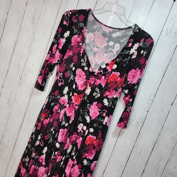 Torrid Sweatheart Floral Print Knit Skater Dress Rayon Spandex Blend Size 0 (12) - Picture 4 of 10